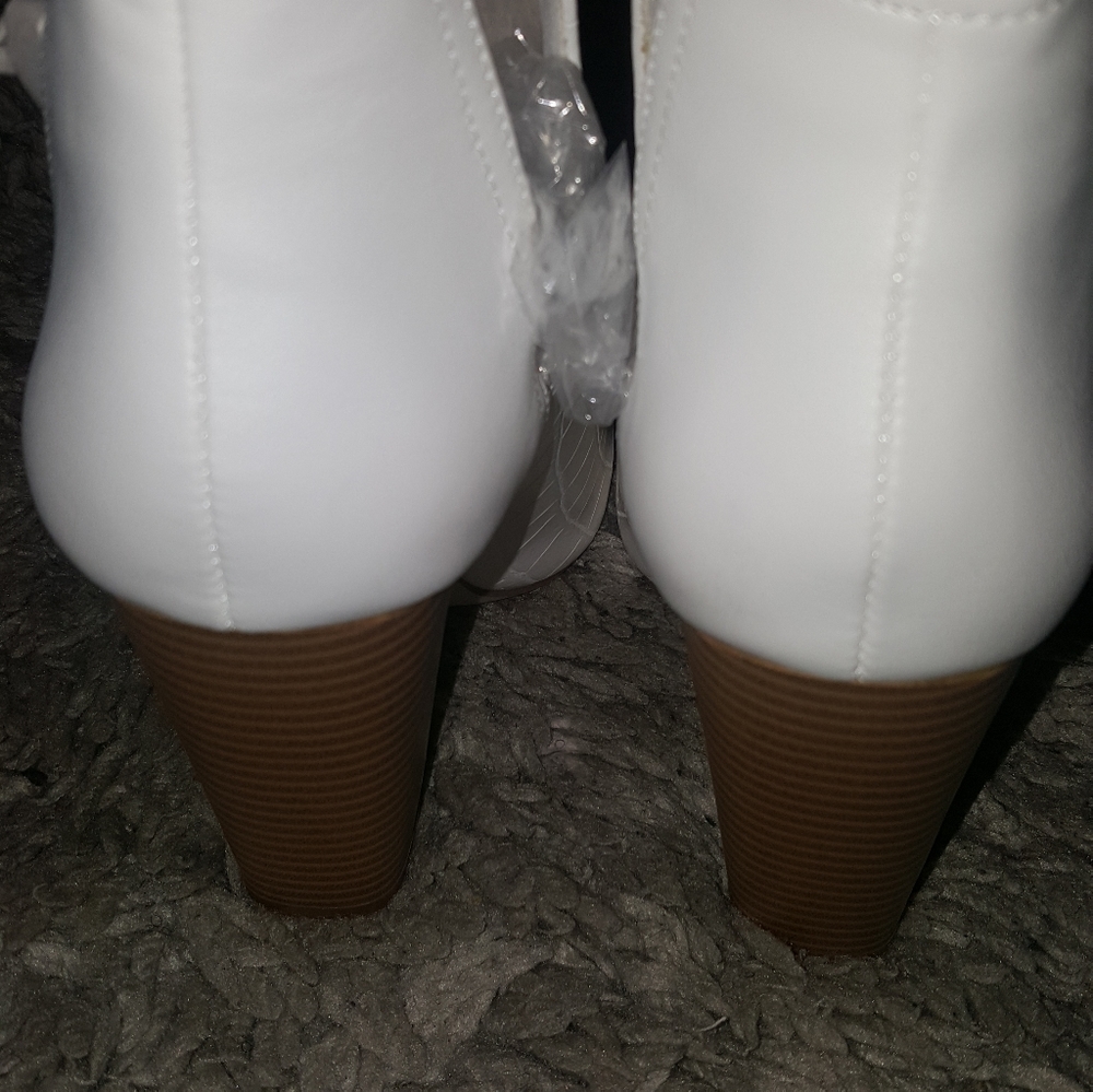 Booties - Picture 4 of 4